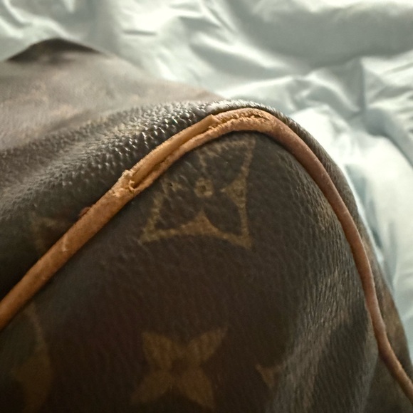 Authentic Louis Vuitton speedy - Picture 16 of 16